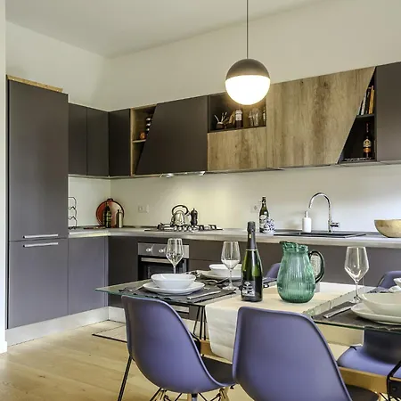 Appartamento A 6 Fermate Dal Duomo, Trilocale Con 2 Bagni Milano